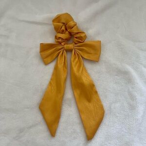 Elegant Gold Hair Scrunchie with Bow